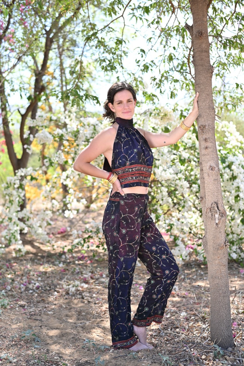 BANU Devi Halter Set (M/L)