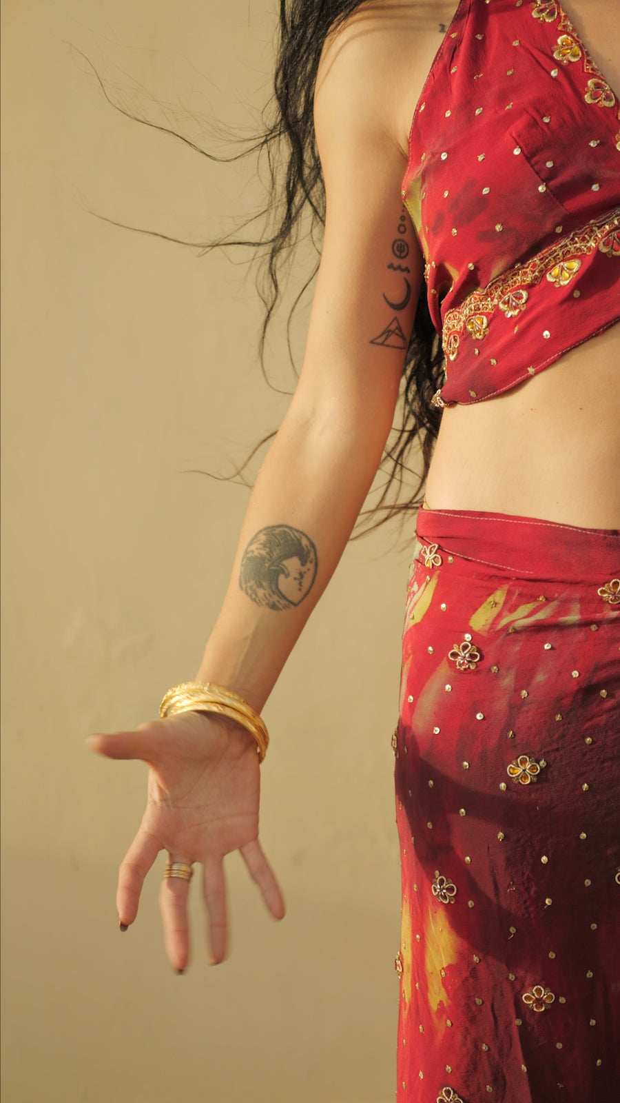 ALIPURNA Devi Choli Set