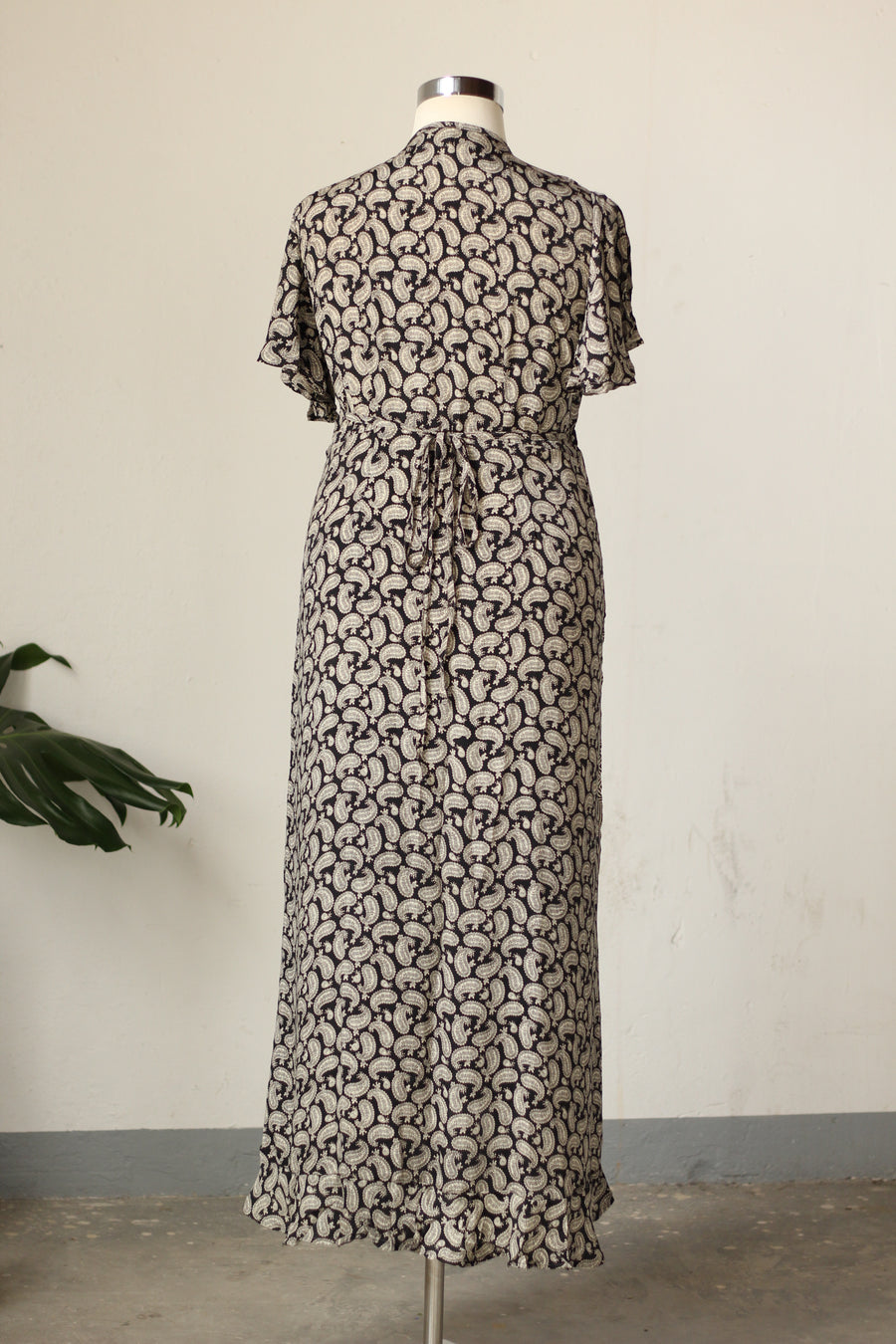 SUKSMA Wrap Dress (L/XL)