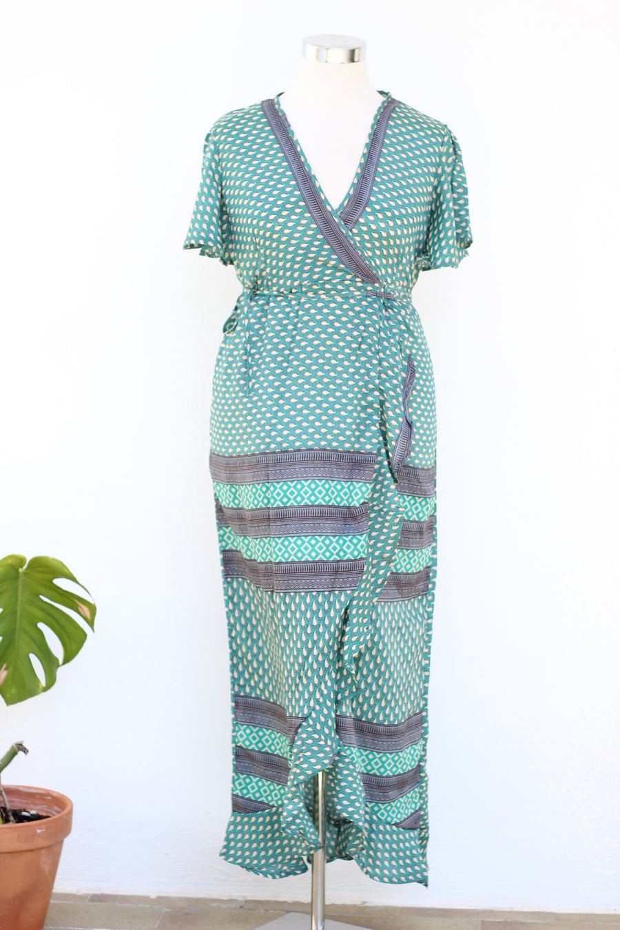 JANMA Wrap Dress (L/XL)