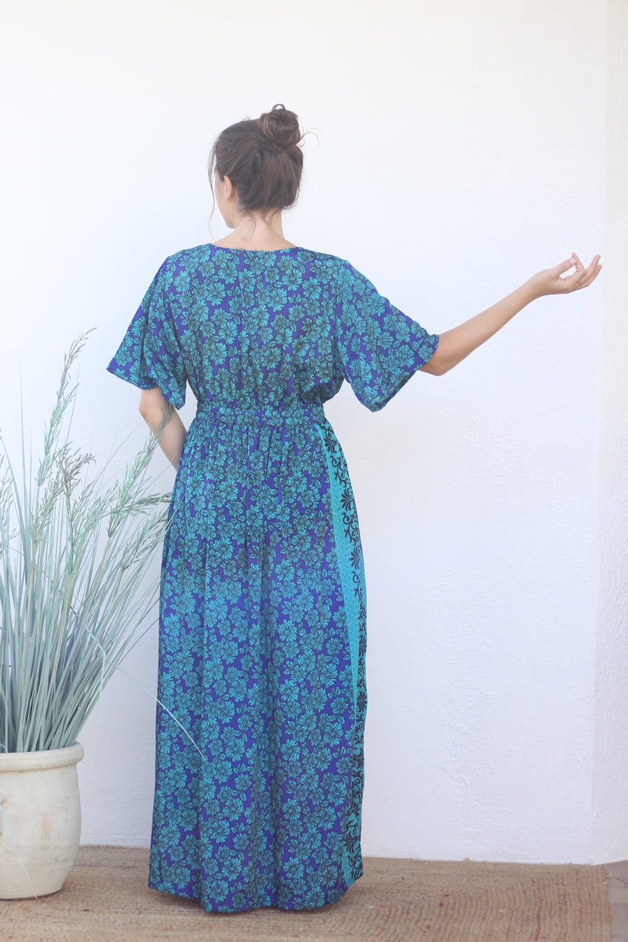 ISVARI Flow Dress