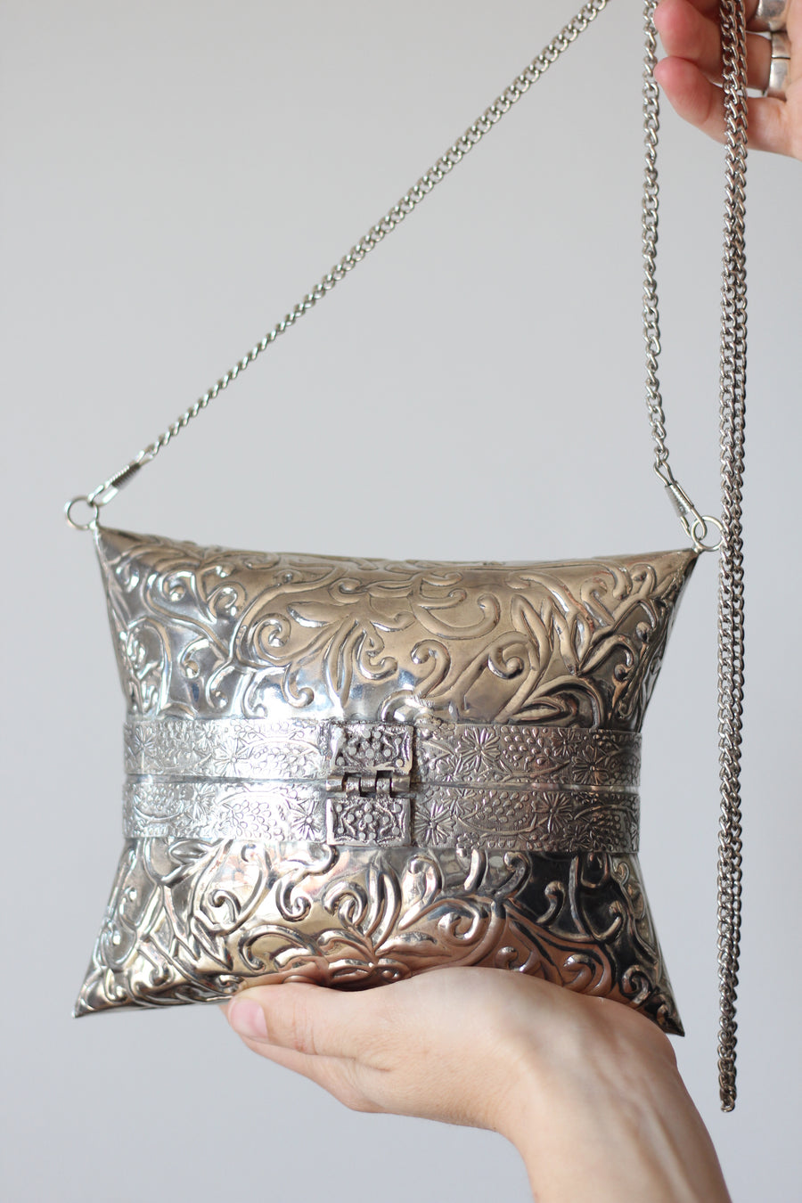 BRAHMA Bolso Latón Plateado