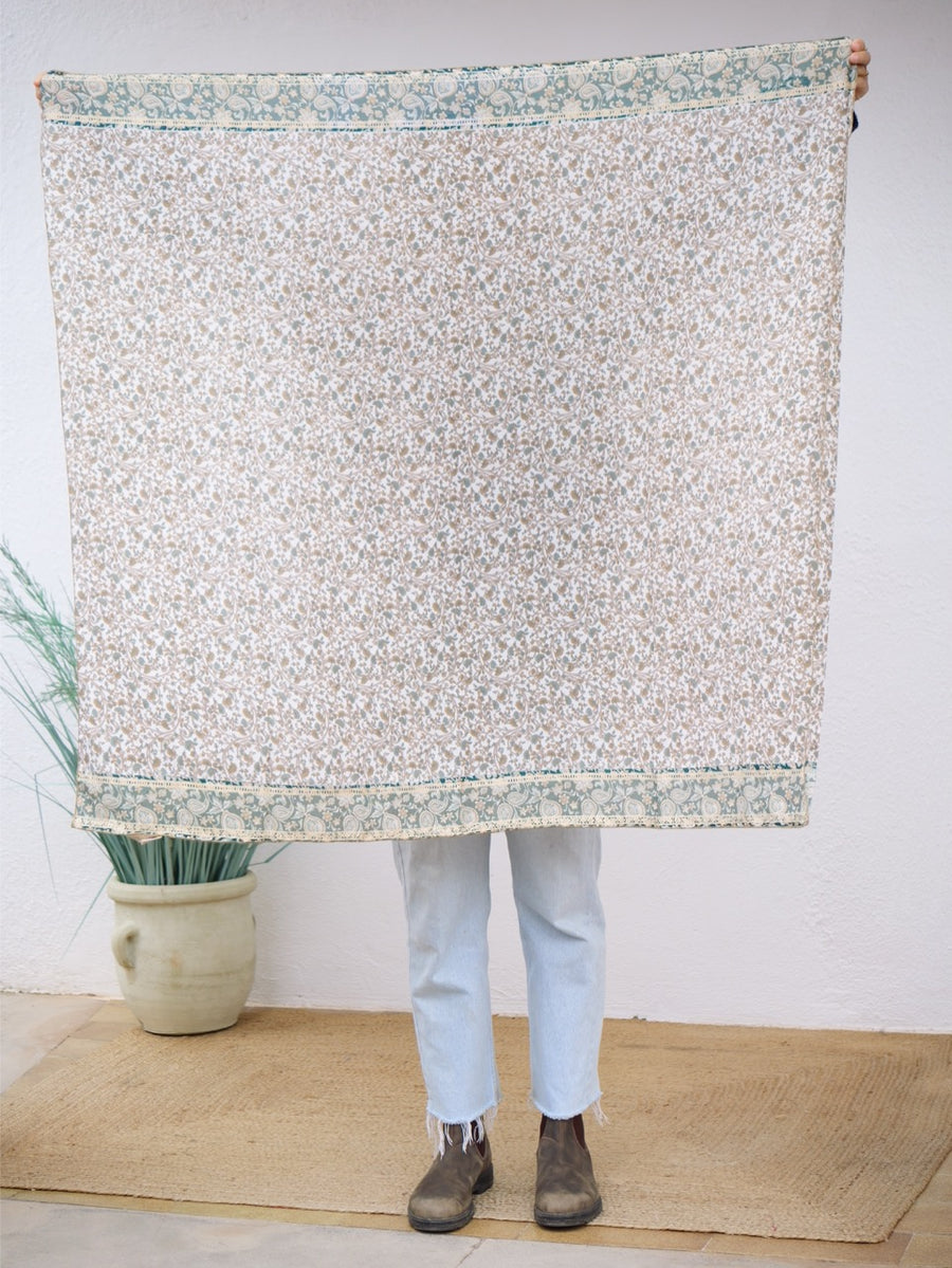 KARUNA Scarf